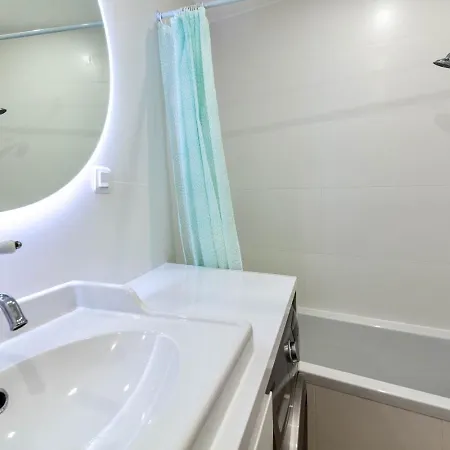 Appartamento 16th 2 Bedrooms Near Eiffel Tower Renovated Balcony 2-4 Person *