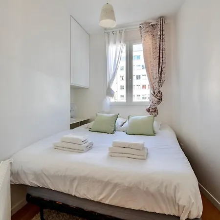 16th 2 Bedrooms Near Eiffel Tower Renovated Balcony 2-4 Person Appartamento