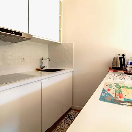 Appartamento 16th 2 Bedrooms Near Eiffel Tower Renovated Balcony 2-4 Person Parigi
